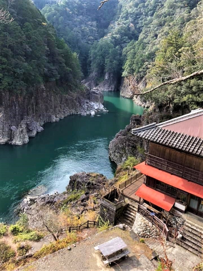 奥熊野の秘境〝瀞峡〟